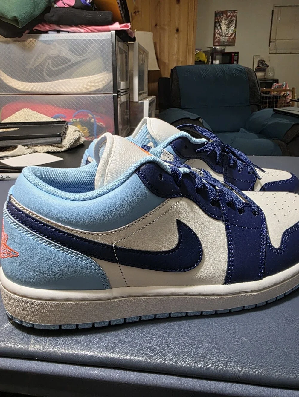 Jordan 1  Men's Low-Top Sneakers in White & Navy with Light Blue Size 10m New.